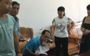 Hy vọng rằng, bất kể có chuyện gì xảy ra, tôi sẽ tìm thấy ánh sáng trong tình yêu và cuộc sống để ly hôn.